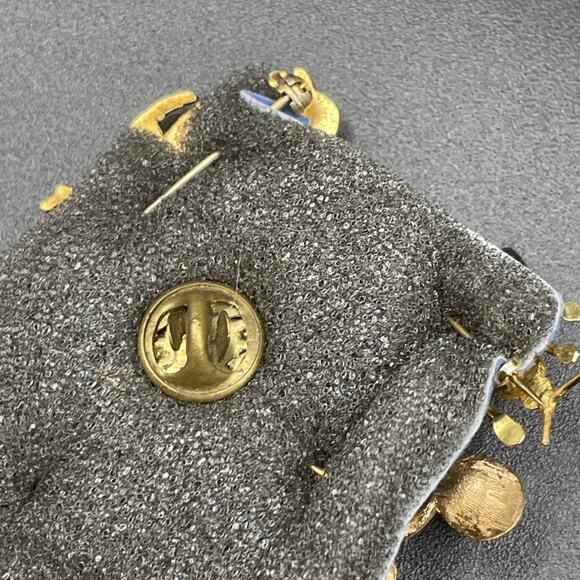 Lot Of Vintage Pins - 5 - Picture 6 of 6